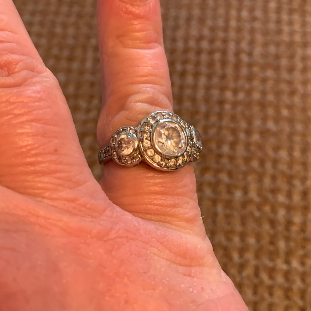 Ring - Picture 3 of 7